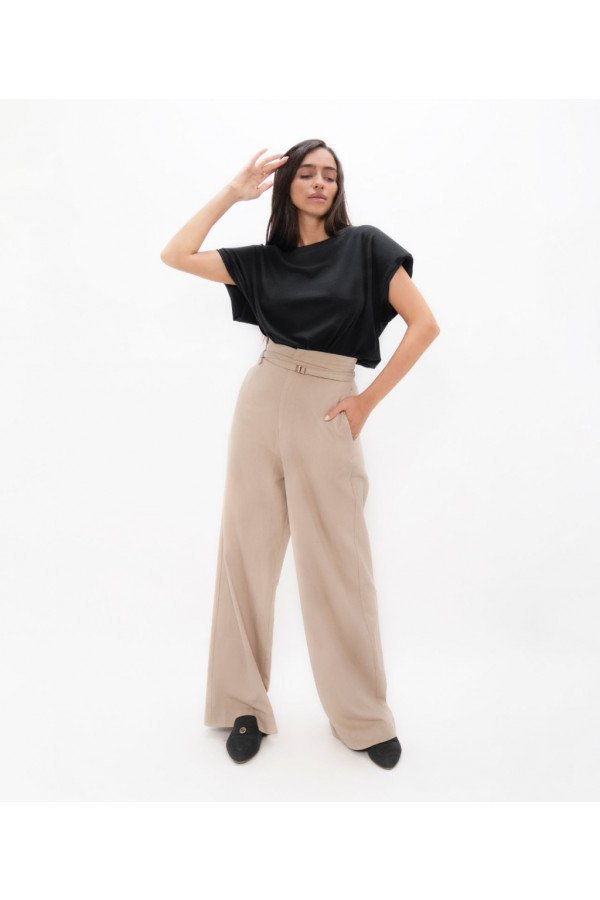 Black Muscat Shoulder Tee