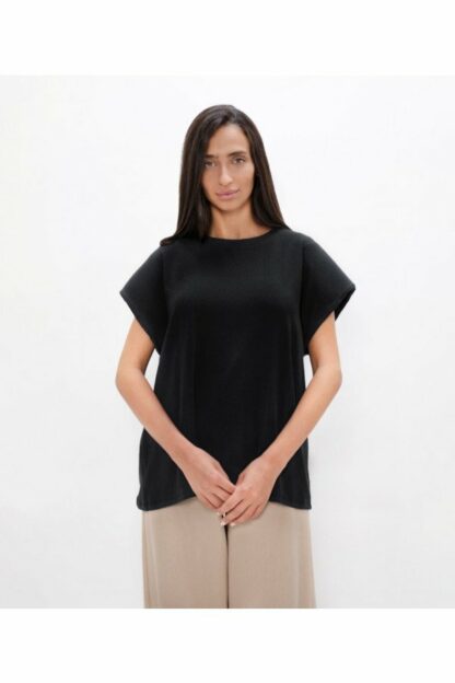 Skip to the end of the images gallery Skip to the beginning of the images gallery Muscat MCT - Bold Shoulder Tee - Black Sand