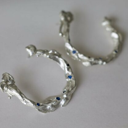 Silver candongas Earrings with blue zircons