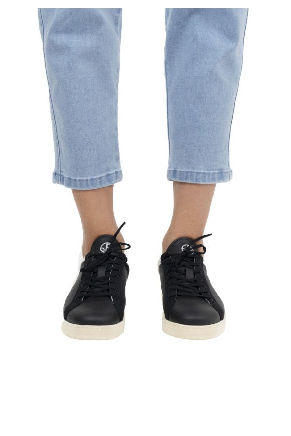 Black Borås Classic Sneakers