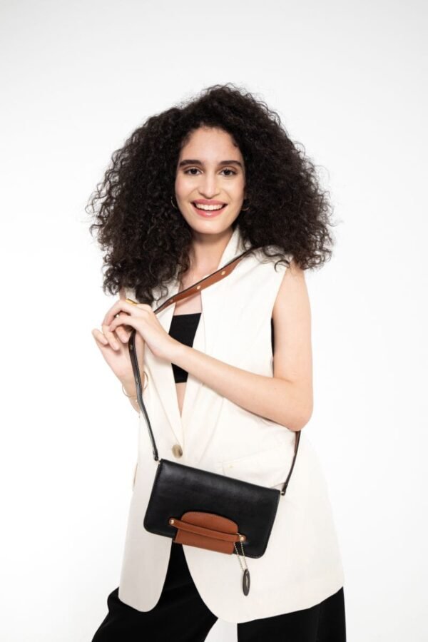 Black & Brown Cybele Apple Wallet